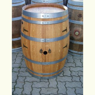 Weinfass-Schrank mit kleinen Türen