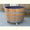 1/2 Fassabschnitt von einem 225L Barrique Weinfass auf Lenkrollen