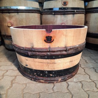1/2 Fassabschnitt vom 228L Burgund Weinfass mit schwarzen Reifen
