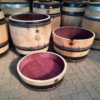 Blumenkübel Set aus 228L Burgund Weinfass 3teilig mit schwarzen Reifen